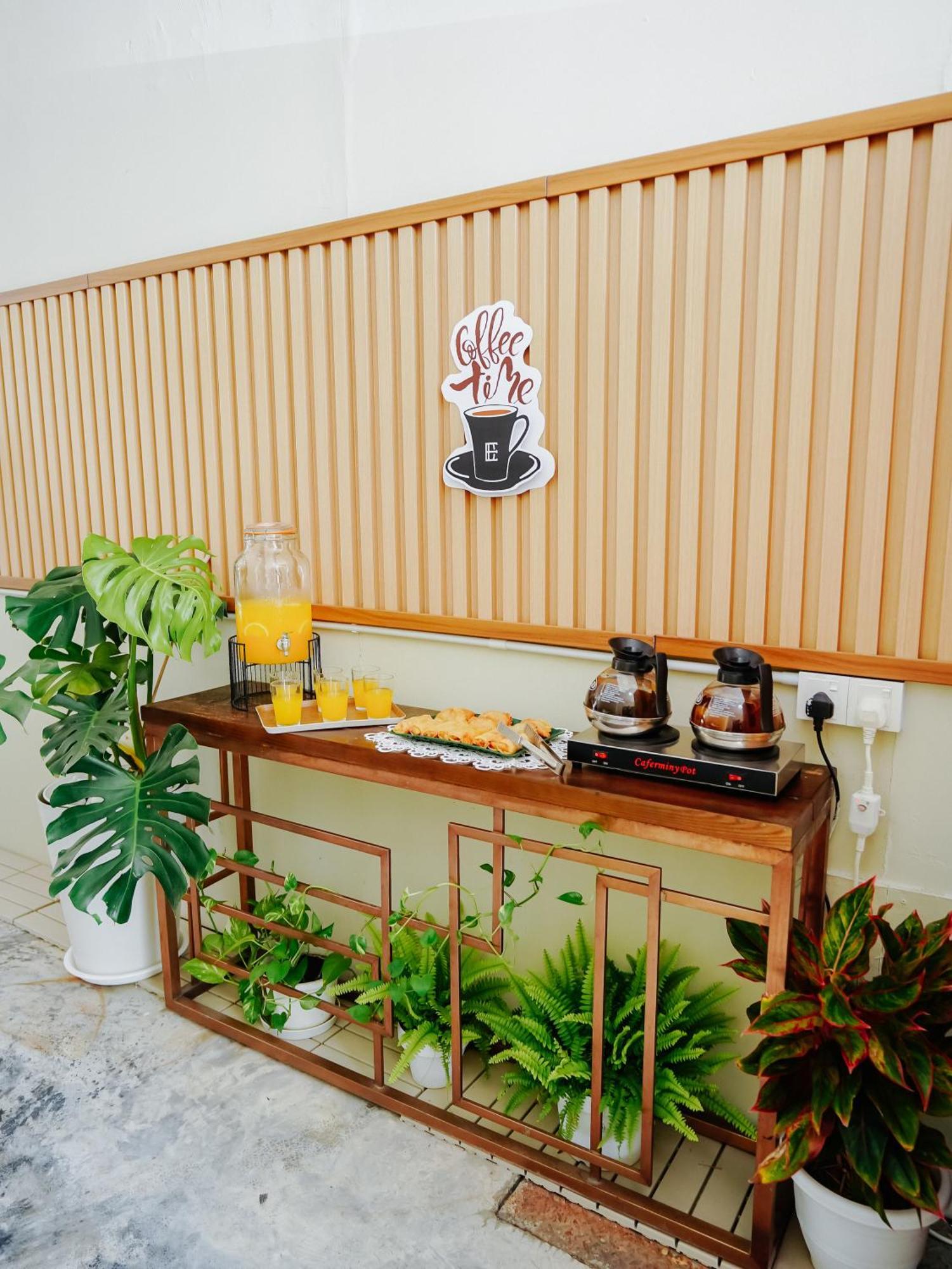 Wangs Hotel Gurney Drive George Town Esterno foto
