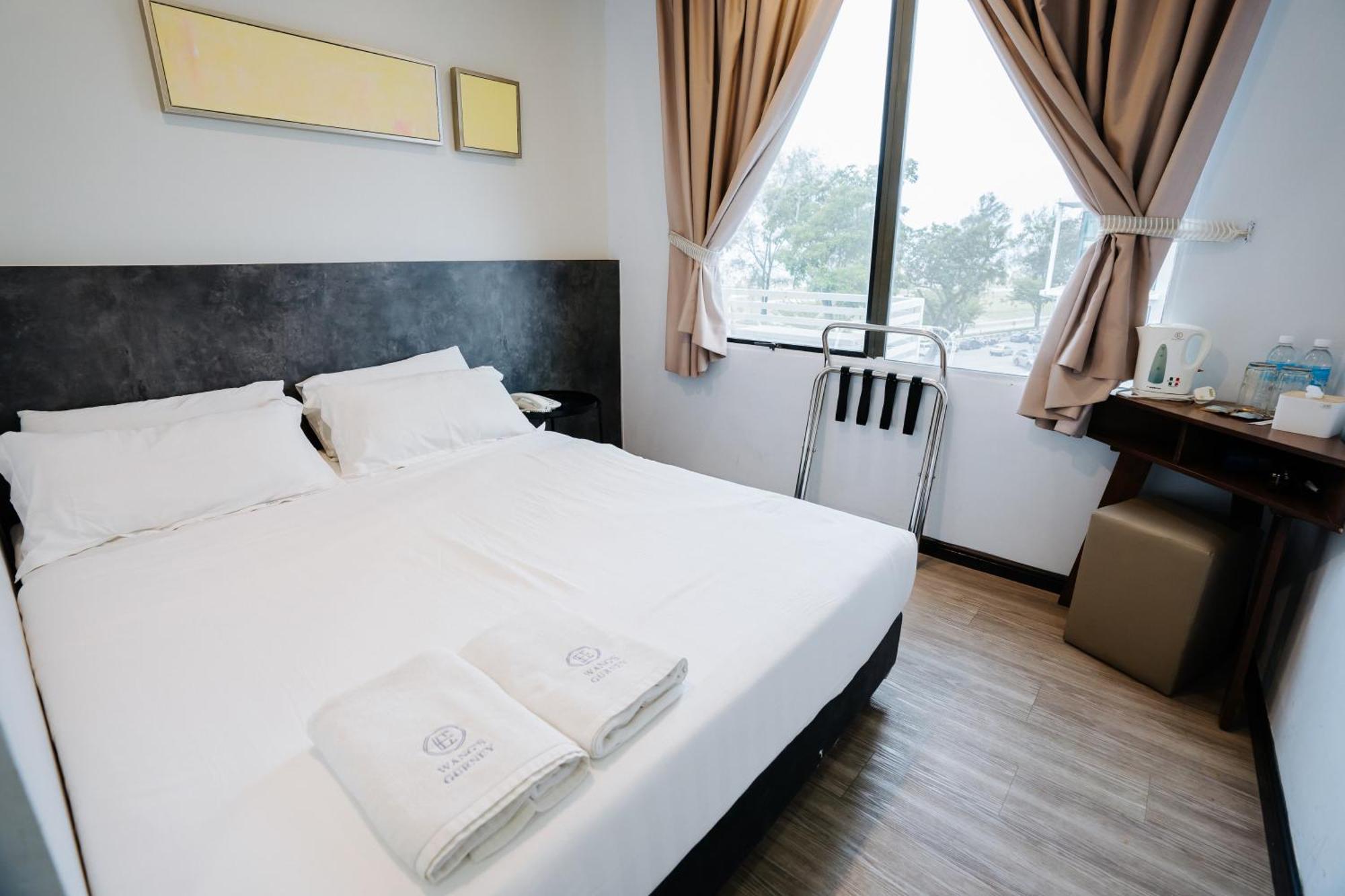 Wangs Hotel Gurney Drive George Town Esterno foto