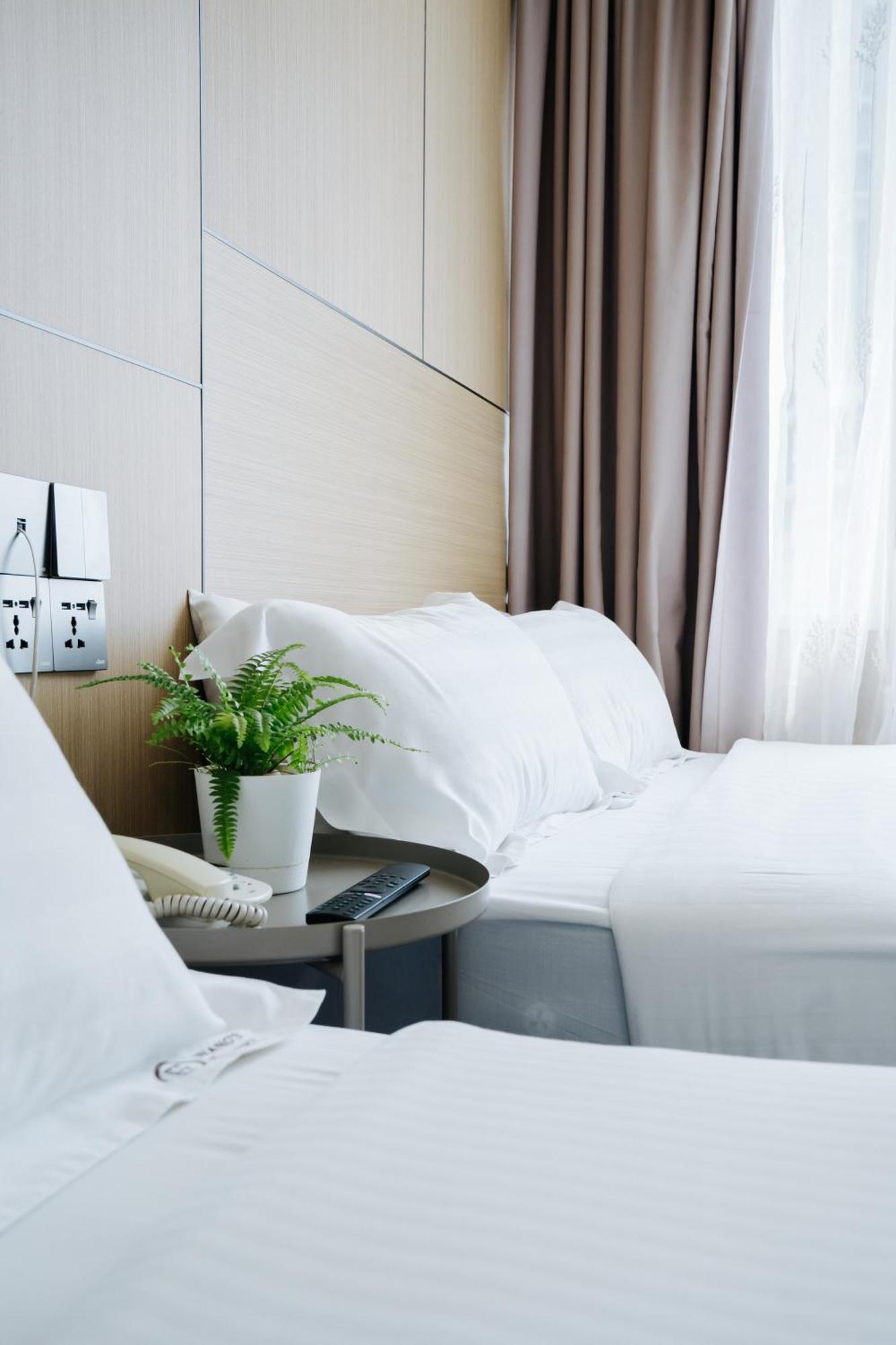 Wangs Hotel Gurney Drive George Town Esterno foto